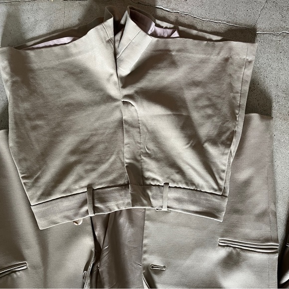 Babaton Agency Blazer and Shorts Set (Taupe) - Picture 6 of 8